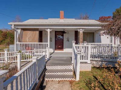 305 Fairview St, Narrows, VA, 24124