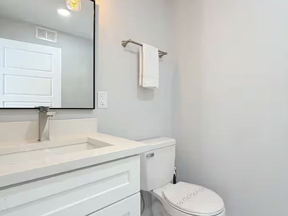 2nd image of 208 Chester St #10