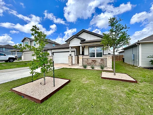 401 Town Lake Bnd Photo 1
