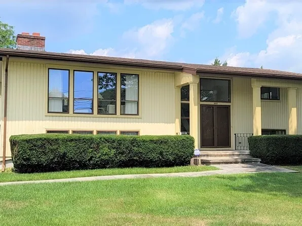 3097 North Main Street, Waterbury, CT 06704