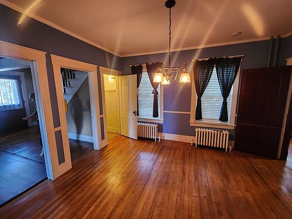 3rd image of 132 South St