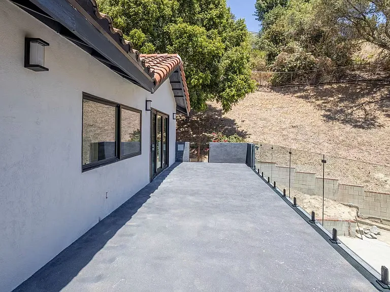 2869 Turnbull Canyon Rd — Photo 16