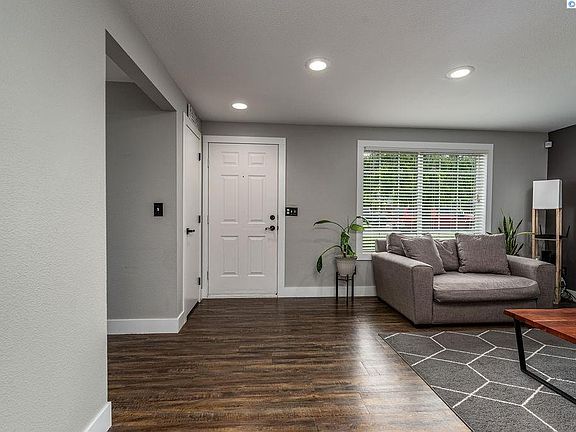 5th image of 8104 Spieden Dr