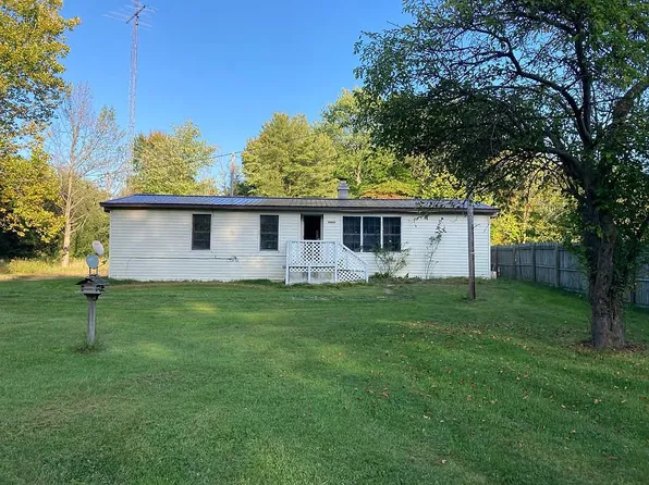 44667 80th St, Coloma, MI 49038