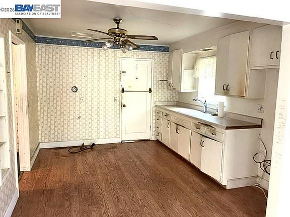 5th image of 1616 Poplar Dr