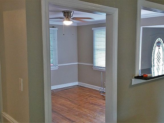 4th image of 10 Horse Shoe Cir