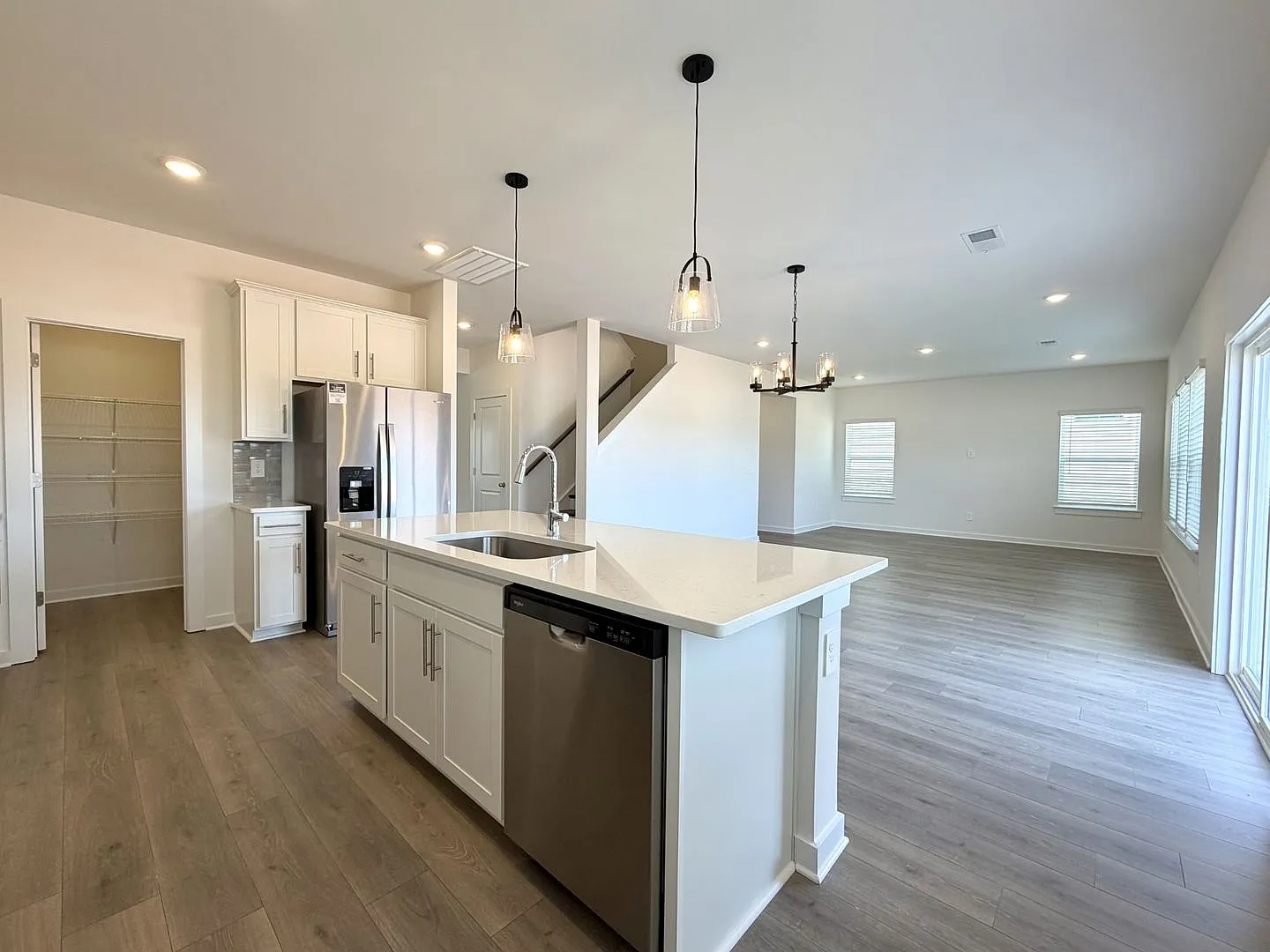 2372 Woodmeadow Dr — Photo 2