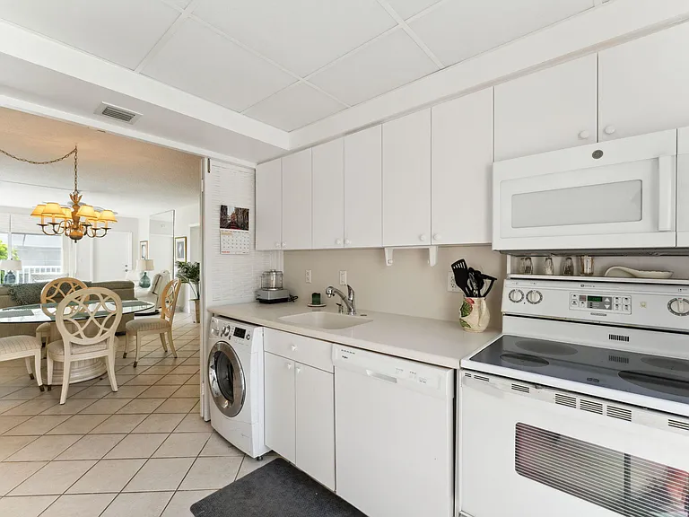 1470 S Ocean Blvd #1002 — Photo 12