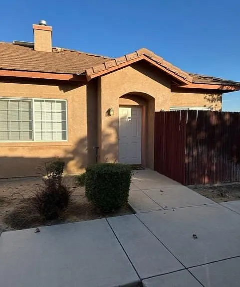 513 Yellow Meadow Ct #A — Photo 1