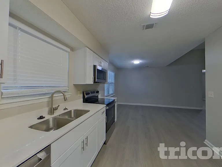 3572 Raymur Villa Dr — Photo 6