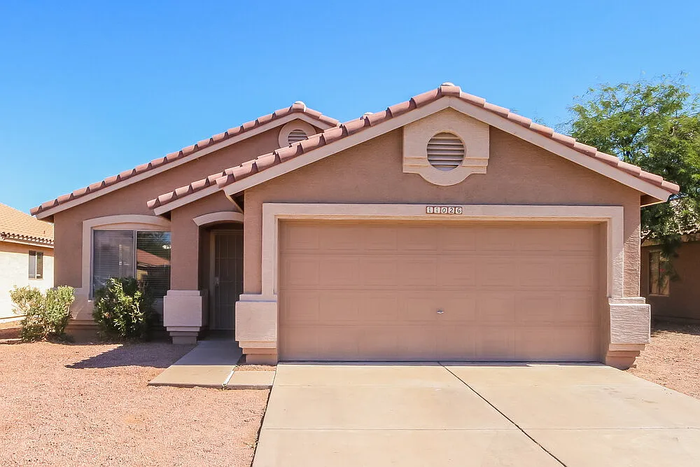 4 bed, 2.0 bath, 1618 sqft, $2,085 — Photo 1
