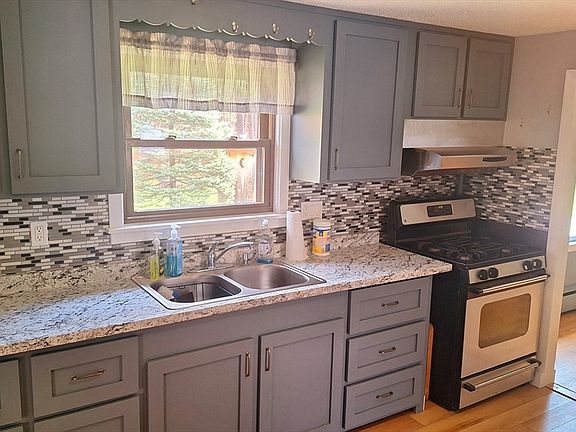4th image of 115 Senator St