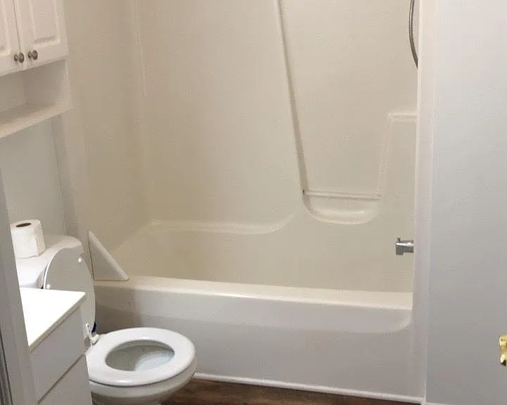 409 E Cherry St — Photo 11