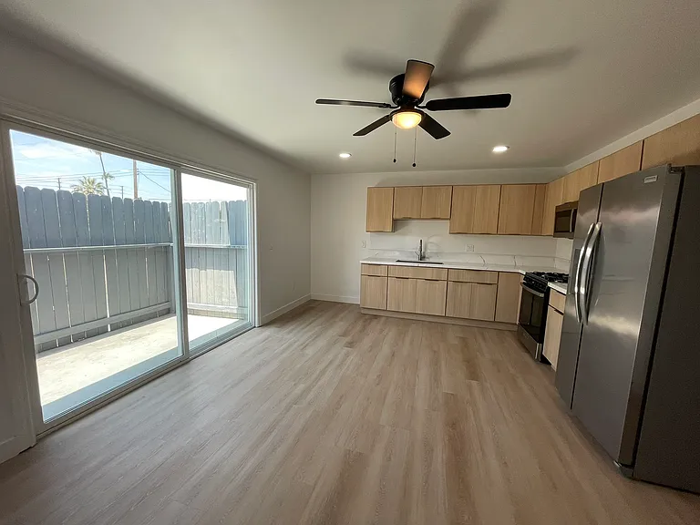 2227 E Joana Dr #D — Photo 3