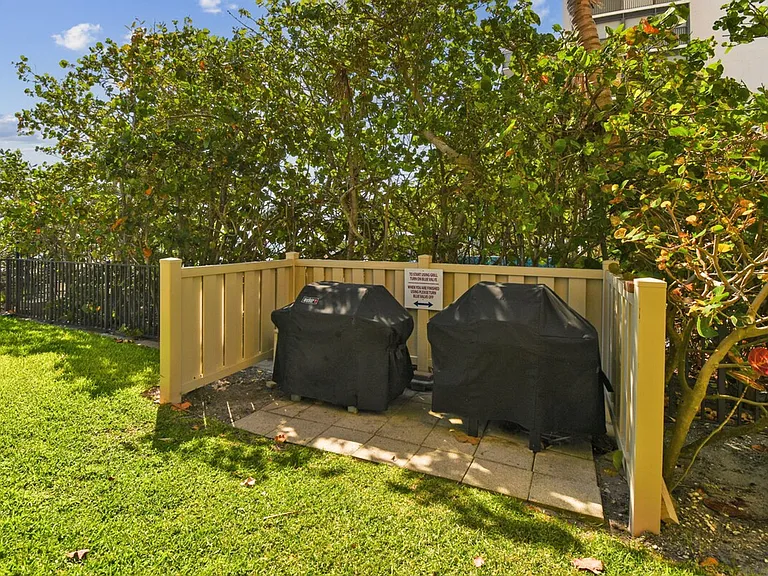 15400 Gulf Blvd #ID1386049P — Photo 29