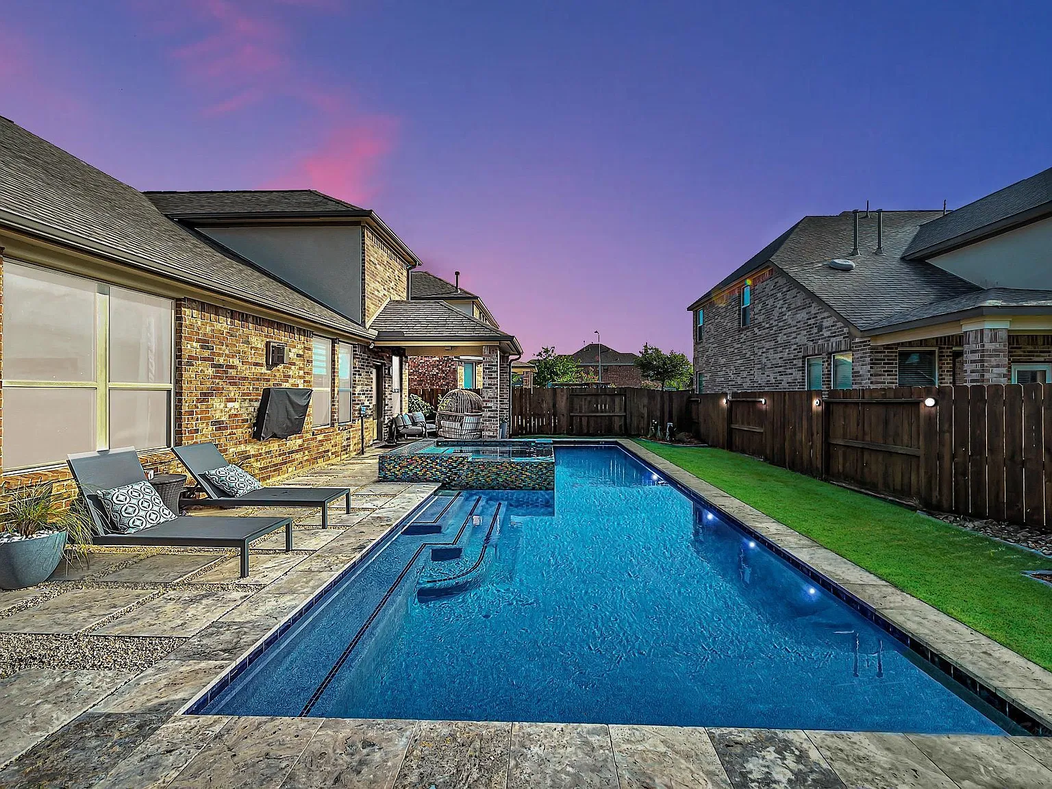 5 bed, 3.5 bath, 3070 sqft, $4,000 — Photo 1