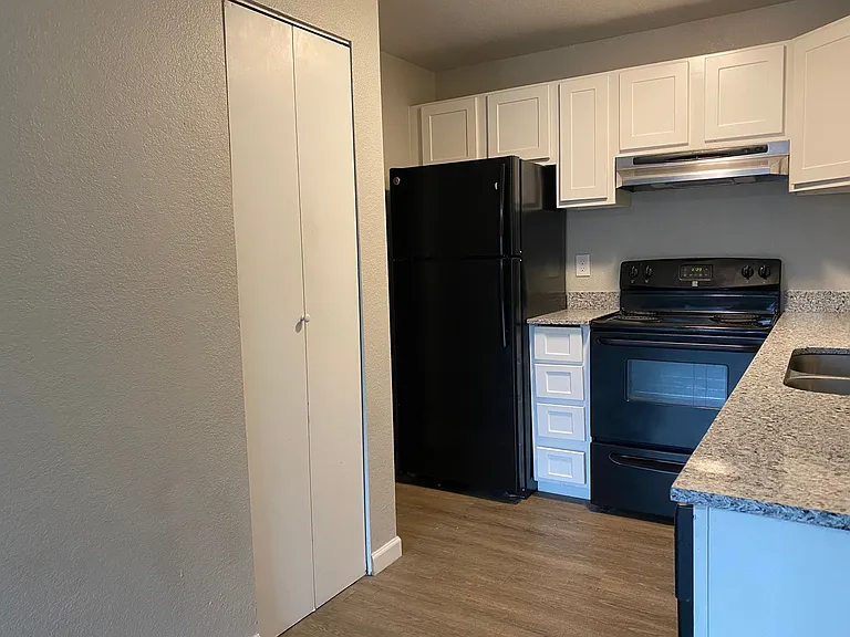 Westwood Apartments — Photo 77