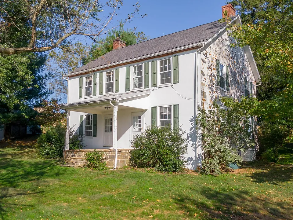 1025 N Chatham Rd