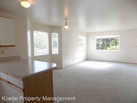 3rd image of 651 NE Ellis Way #102