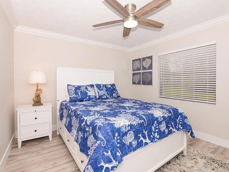 2411 NE Pinecrest Lakes Blvd — Photo 21