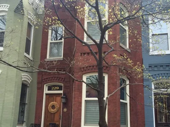 229 8th St NE, Washington, DC 20002