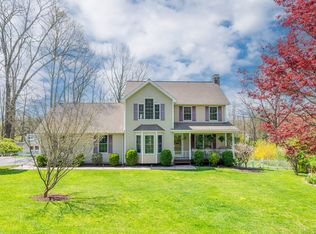 11 Grove Rd, Gaylordsville, CT 06755