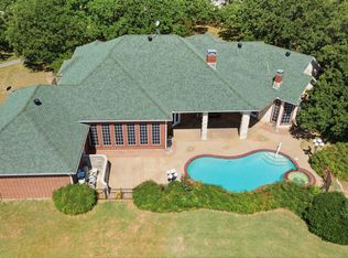 9439 Saint Johns Ct, Pilot Point, TX 76258