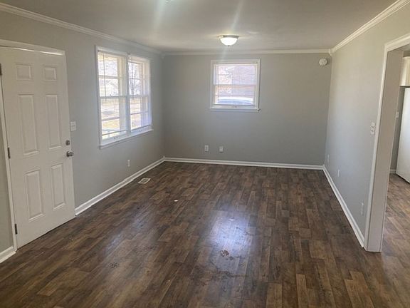 5th image of 105 Dee Ct