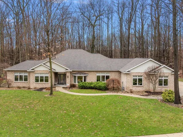 2666 Heritage Way, Stevensville, MI 49127