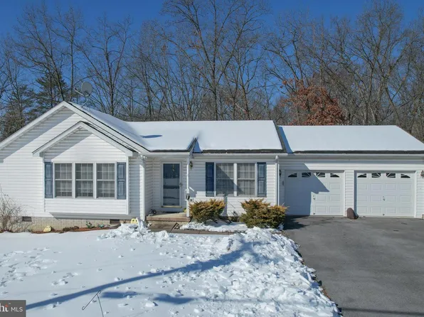 167 Leviticus Dr, Bunker Hill, WV 25413