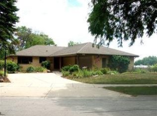 533 N Du Page Ave, Addison, IL 60101