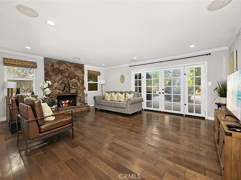 261 Oakhurst Ln — Photo 13