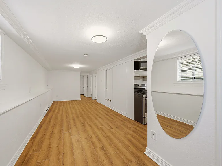 524 E 12th Ave #B — Photo 2