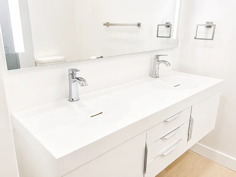 835 S Sherbourne Dr #12 — Photo 9