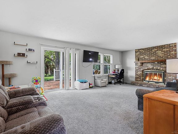 5th image of 45471 Ronnen Dr