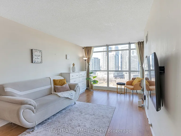 231 Fort York Blvd #1807 — Photo 1