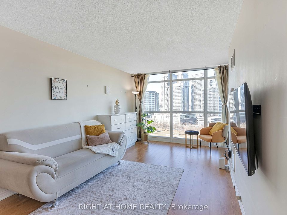 1st image of 231 Fort York Blvd #1807