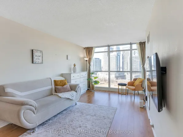 231 Fort York Blvd, Toronto, ON