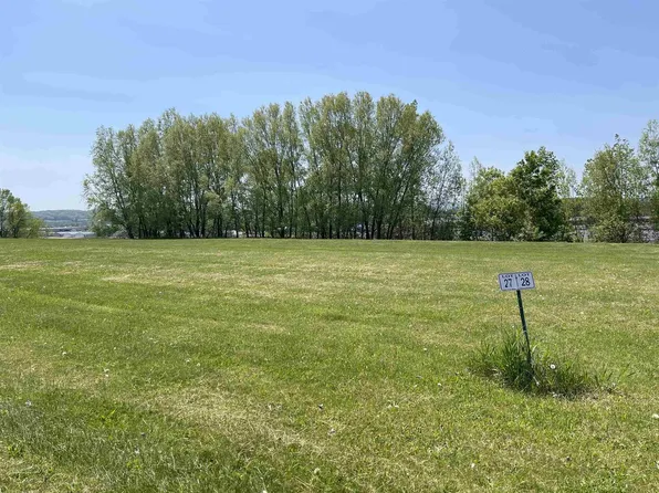 323 Eastridge Circle #27, Reedsburg, WI 53959
