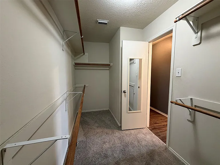 9510 Barr Spring Dr — Photo 16