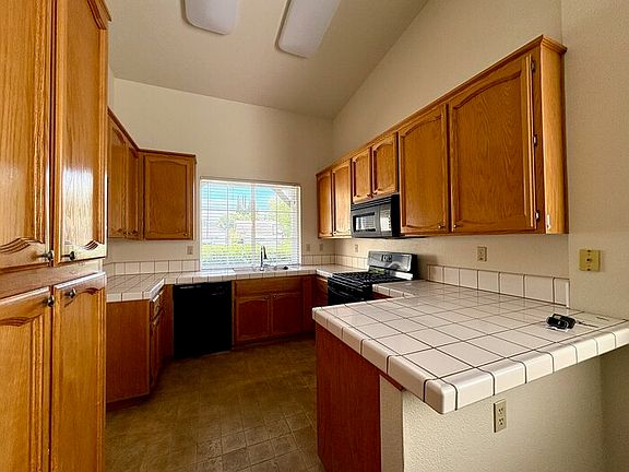 5th image of 1121 Corfield Dr