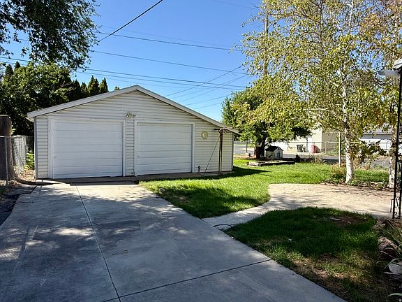 3rd image of 955 20th St