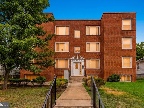 3865 Halley Ter SE #1, Washington, DC 20032