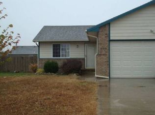 1661 E Springfield St, Goddard, KS 67052