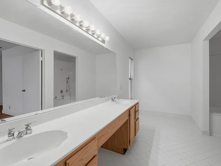 9231 Linbrooke — Photo 16