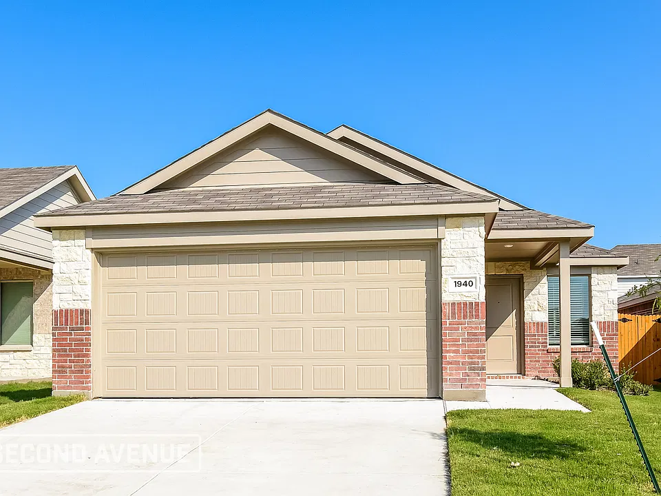 1940 Aves Glen Ln
