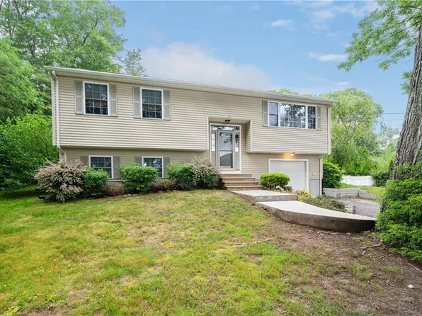 45 Shady Ln, Pascoag, RI 02859