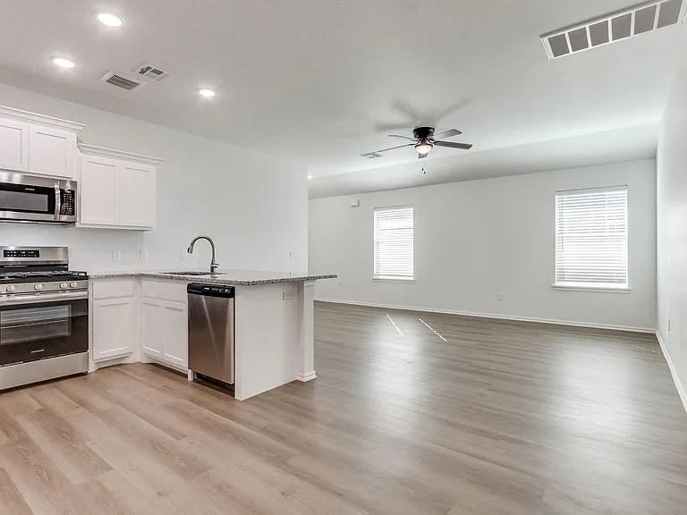 11505 Mackenzie Way — Photo 16