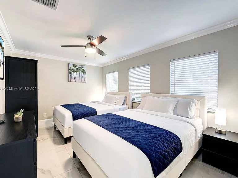 1307 Rodman St — Photo 18