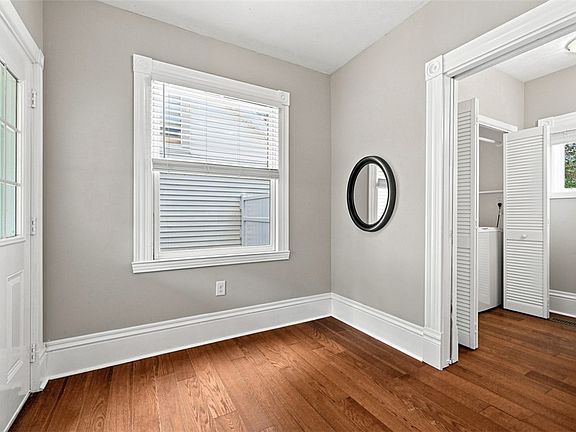 5th image of 104 1st St